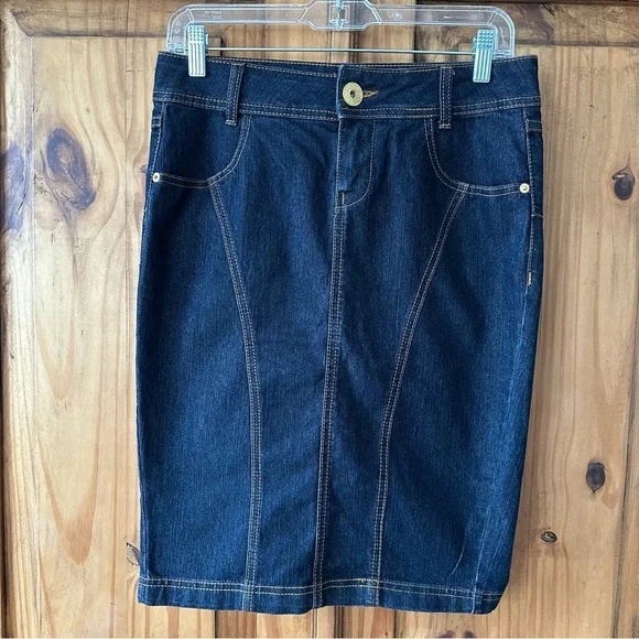 Guess Jeans Denim Pencil Skirt - Size 27 - Picture 5 of 13